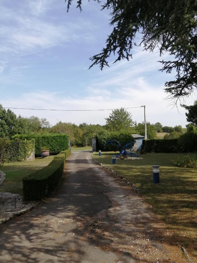 Gite De L'Aqueduc Le Douhet 外观 照片